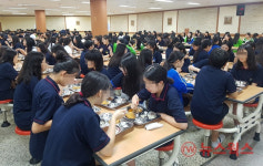 부산 학교급식소 13곳에서 동시에 집단식중독 발생