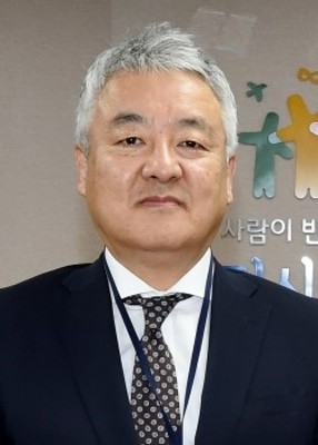 [인사] 정세현 수원시 정책홍보특보 | 포토뉴스