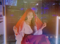 알함브라 궁전의 추억 박신혜, 현빈이 하는 게임 속 캐릭터 인증샷… 환한 미소