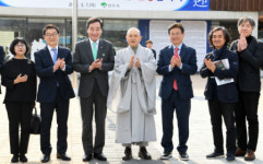 이낙연 총리, 영주시노인복지관, 국립산림치유원, 소수서원 방문