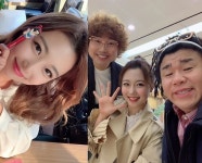 6시 내고향 김나윤 리포터, 손바닥 크기 소두 미모… 김주철·오정태와 인증샷