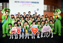 이낙연 총리 늦지 않게 면허증 반납할 것…교통문화, 시스템에 못 미쳐