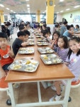 칠곡군 왜관중앙초교, 태국 주제로 플러스친구 데이 및 세계음식 체험의 날 운영