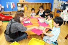 어린이집, 저녁까지 아이 돌보는 연장보육 전담반 생긴다