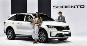 기아차, 6년 만에 4세대 쏘렌토 출시…디젤 2948만원부터