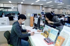 영천시, 출생 등록한 가정에 출생축하액자 제공