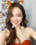 개그우먼·트로트 가수 김나희 팬클럽 '나히쓰', 청음복지관에 '립뷰마스크' 400개 전달