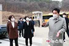 백군기 용인시장 학생 안전 등교에 최선…개교 앞둔 용인다움학교 방문