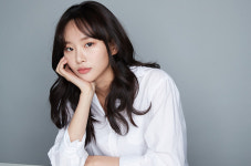 펜트하우스 시즌2 천희주, 청아예고 교복 벗고 인사팀 막내로 출근…미치지 않고서야 캐스팅