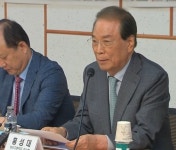 수학의 정석 홍성대 상산학원 이사장, 40년 만에 사임…역경의 연속이었다