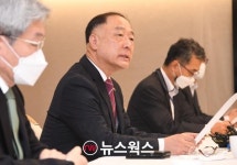 홍남기 30년 거주 통합공공임대 매년 7만호 공급…내년 1월 과천·남양주 1181호 첫 모집
