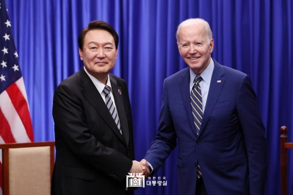 일론 머스크, 백악관 방문으로 논란 확산…트럼프 비판으로 논란재연