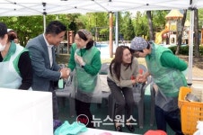 오산시의회, 마을별 어르신 경로잔치 참석…공경의 마음 더해
