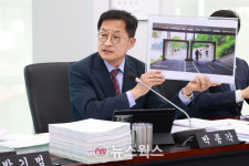 박종각 성남시의원 정자교 보수 속도…탄천 PC박스 해체 서둘러야