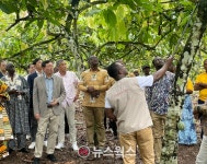 신동빈 롯데 회장, 아프리카 진출 타진…가나 방문 카카오 공급망 점검