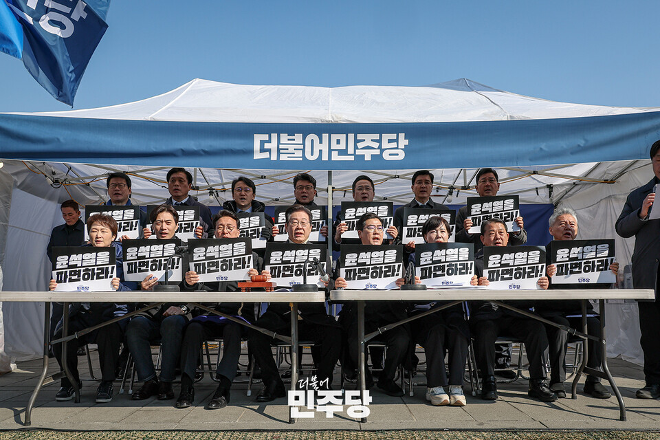 이재명, 최상목 권한대행에 몸조심하라 경고 논란 확산 중