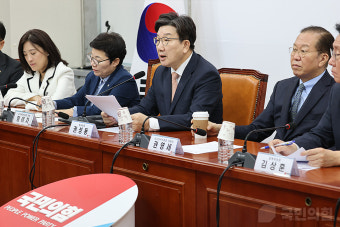 한덕수 대선 출마 가능성에…권성동 
