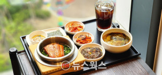 신세계푸드 프리미엄 아파트 급식+노브랜드 버거 양날개 펼칠까
