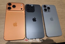 [가보니] 아이폰17 출시 첫날…명동점 1호 구매자 10시간 넘게 줄 섰다