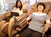 현대백화점, 명절피로는 안마의자로 헬스테크 할인전