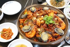 인천 계산동 맛집 연수해물나라 계산점, 신선한 보양식 재료 활용한 메뉴 선보여