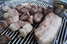 제주도 애월읍 맛집, 수국 축제와 함께 즐기는 흑돼지 요리 칠사돈 눈길