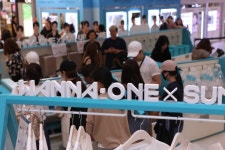 롯데백화점 부산 센텀시티점 '워너원 팝업스토어' 오픈