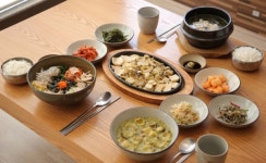 겨울 부산 여행 한다면 해운대 온천에서 몸 녹인 후 원조전복죽본점에서 전복죽 즐겨볼까