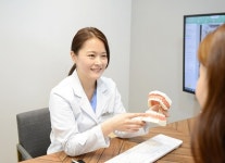 [전문의 칼럼] 대중화되는 임플란트 치과치료, 환자 개인 노력이 더욱 중요