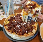 송도 센트럴파크에서 맛보는 흘러넘치는 치즈의 매력 시카고 피자, 맛집 트리플듀에