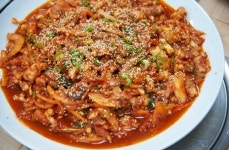 거제도로 봄꽃 여행, 낙지 맛집에서 즐기는 남해안 돌낙지 폴리스낙지