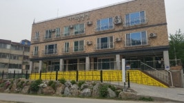 워크샵, MT 등 단체여행 계획한다면…넓고 쾌적한 숙소, 수영장이 있는 남양주 대성리 펜션 하이원펜션