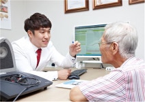 포낙보청기 신도림센터, 여름철 방수되는 보청기 착용하세요