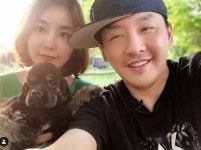 현진영-오서운 부부 다정한 근황 포착…여전히 꿀 떨어지는 결혼 생활