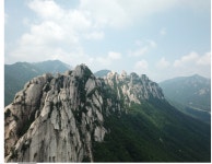설악산 흔들바위 추락...만우절에 반복되는 진실공방?