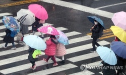 [오늘날씨속보]전국 흐리고 비 제주 호우특보 200㎜ 남해·지리산 120㎜