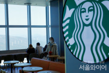 [포토] 부산 뷰 맛집.. 해운대 엑스더스카이 전망대 스타벅스 오픈