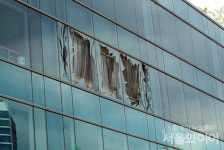 [포토] 서울역 주차장 스팀세차기 폭발…  유리창 깨지고1명 부상