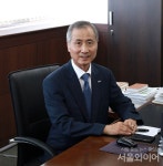 [신상톡] 스마트폰부터 자동차전장품, 의료헬스케어까지 사업 다각화