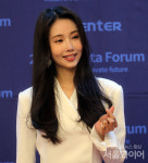 [포토] 가수 린지, 손하트도 사랑스럽게