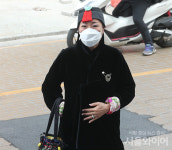 [포토] 한복디자이너 박술녀도 한복 곱게 차려입고 사전투표