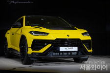 [포토] 제로백 3.3초 SUV 우루소 퍼포만테 출시