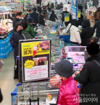 [포토] 한우 반값 세일... 시작 전부터 몰린 인파