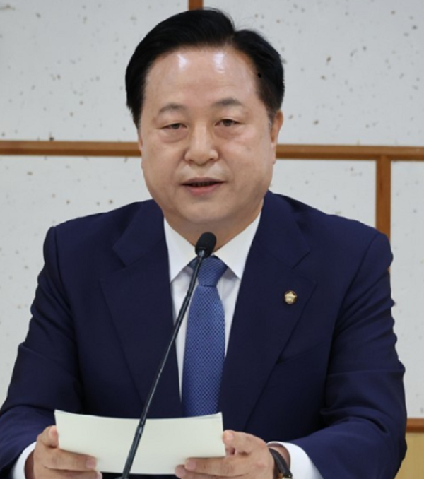 더불어민주당 당 대표 후보 토론회, 미래 세대와 정책 논의로 전개