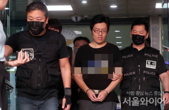 [포토]  검찰 송치 되는 신림동 등산로 살인사건 피의자 '최윤종'