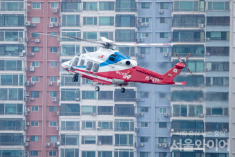 [포토] 이재명 대표 태운 헬기 노들섬 도착