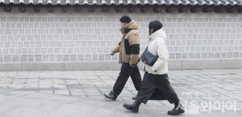 [포토] 깨끗해진 경복궁 담벼락