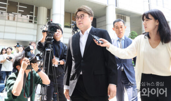[포토] 음주운전 뺑소니 혐의 영장심사 출석하는 김호중