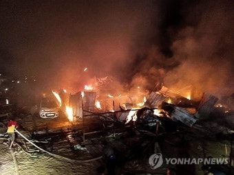 이스라엘 궁지에 몰렸다...라파 난민촌 공습 민간인 사망 45명, 부상 250명