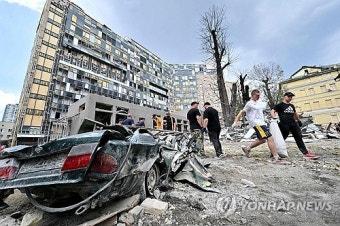우크라 국민 44% 러시아와 '평화협상' 원해...국민 대다수, 영토 할양엔 반대